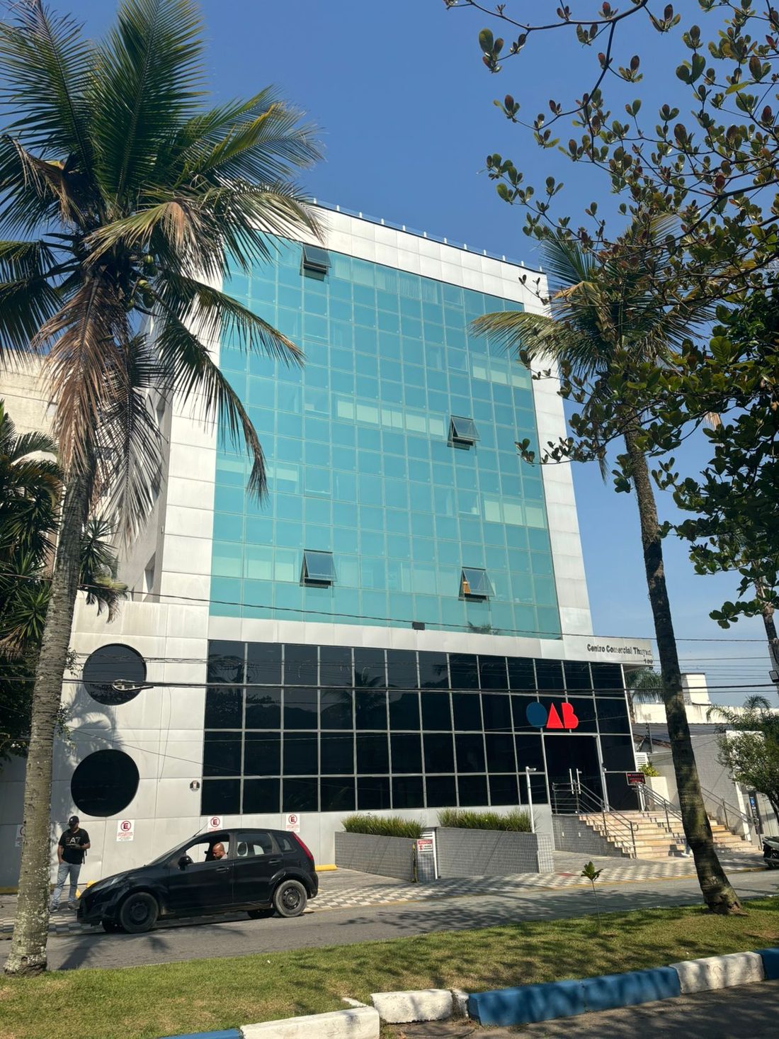 Fachada do edifício onde fica o escritório Delgado Advocacia, no Guarujá